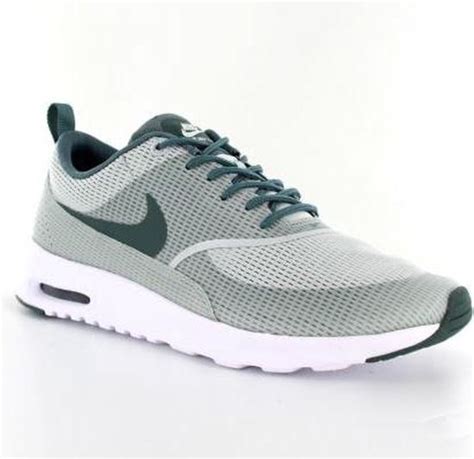 nike air max thea grijs wit|Foot Locker.